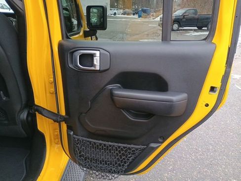 Used 2019 Jeep Wrangler Unlimited Rubicon image 16