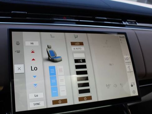 New 2025 Land Rover Range Rover Sport Dynamic SE image 17