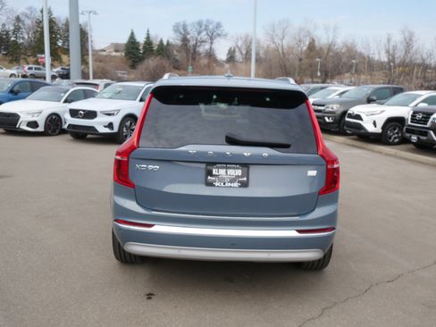 Used 2022 Volvo XC90 T8 Inscription image 6