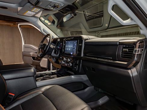 Used 2025 Ford F350 Lariat w/ Lariat Ultimate Package image 16