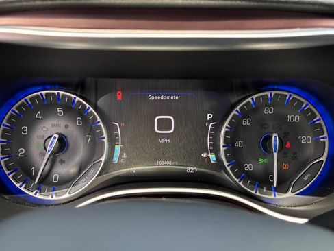 Used 2017 Chrysler Pacifica Limited FWD image 25