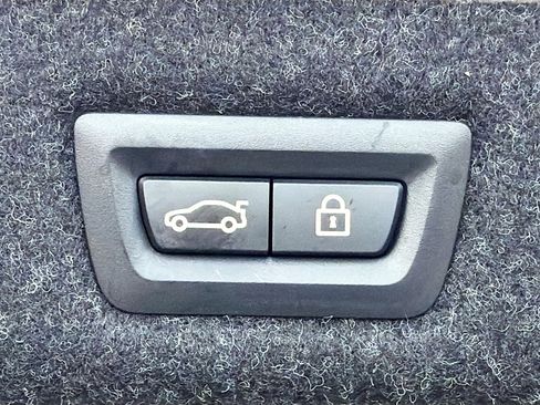 Used 2023 BMW 530i w/ Premium Package image 13