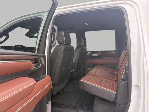 Used 2025 GMC Sierra 2500 Denali Ultimate image 21