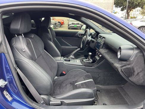 Certified 2025 Toyota GR86 Premium w/ ALL Weather Mat Package (TMS) RWD image 15