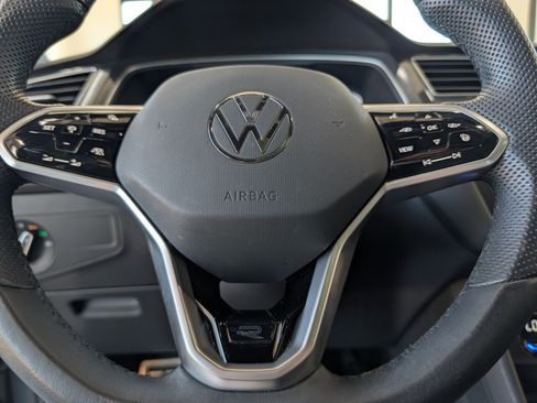 Used 2024 Volkswagen Tiguan SEL R-Line w/ MDO Package, Two-Row AWD/4WD image 21