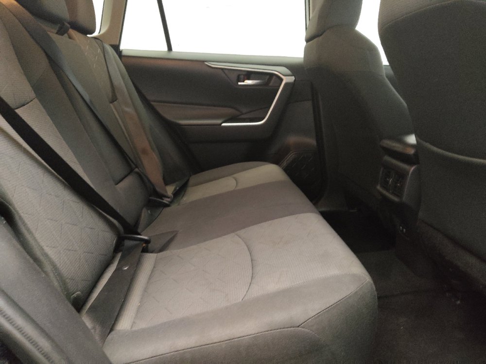 Used 2021 Toyota RAV4 XLE AWD/4WD image 19
