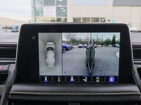 Used 2022 GMC Yukon SLT w/ SLT Premium Package image 12