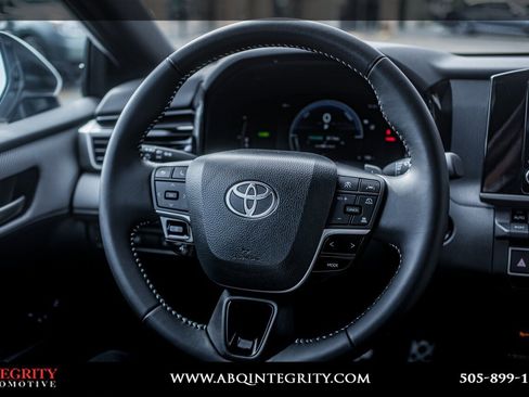 Used 2025 Toyota Camry SE image 16