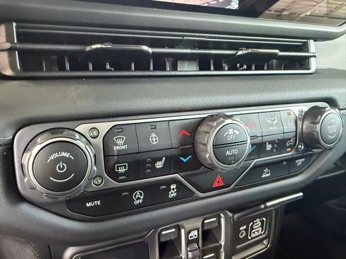 New 2025 Jeep Wrangler Sahara w/ Technology Group image 21