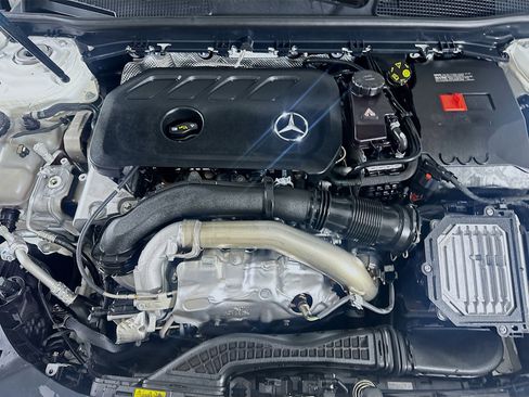 Used 2025 Mercedes-Benz CLA 250 image 32