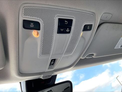 Used 2019 INFINITI QX30 w/ Navigation Package image 33