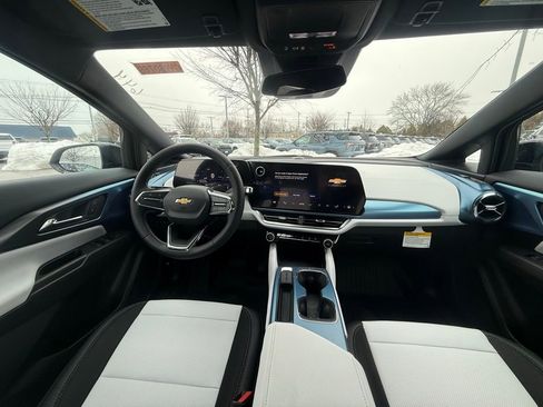 New 2026 Chevrolet Equinox EV LT FWD image 24