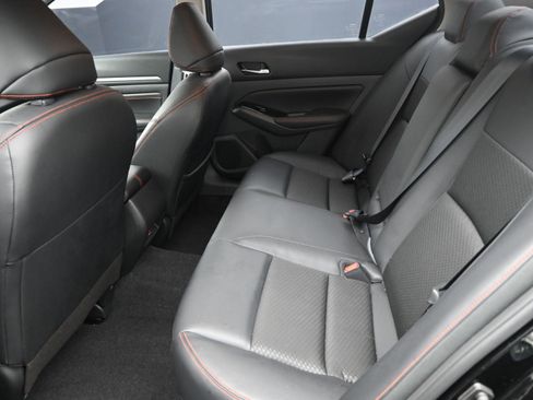 Used 2023 Nissan Altima 2.5 SR image 13