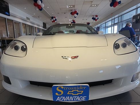 Used 2009 Chevrolet Corvette Convertible w/ Preferred Equipment Group RWD image 11