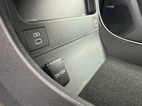 Used 2025 Subaru Solterra AWD/4WD image 21