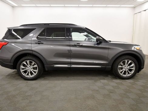 Used 2020 Ford Explorer XLT w/ Equipment Group 202A AWD/4WD image 9
