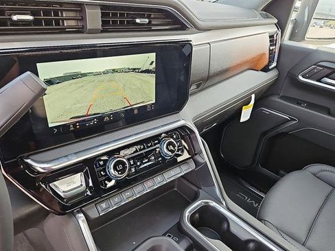 New 2025 GMC Sierra 2500 Denali w/ Denali Reserve Package image 38