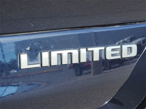 Used 2024 Jeep Grand Cherokee L Limited w/ Luxury Tech Group II image 11