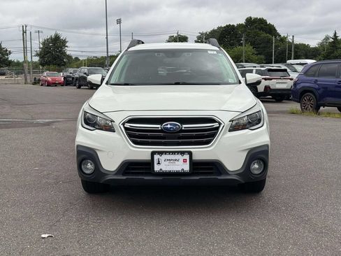 Used 2019 Subaru Outback 2.5i Limited AWD/4WD image 2