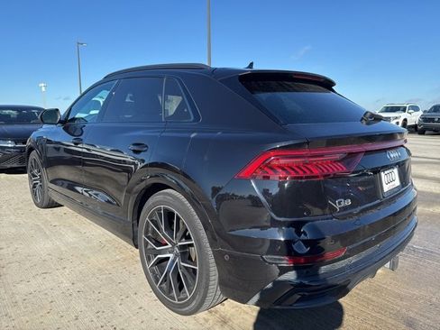Used 2019 Audi Q8 Prestige w/ Luxury Package image 5