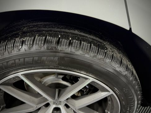 Used 2024 Porsche Macan image 18