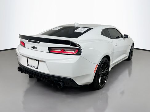 Used 2016 Chevrolet Camaro SS RWD image 4