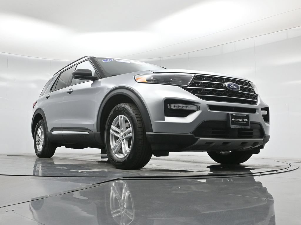 Used 2024 Ford Explorer XLT w/ Equipment Group 202A AWD/4WD image 46