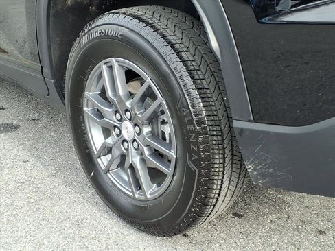 Used 2025 GMC Acadia Elevation image 11