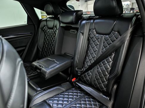 Used 2023 Audi SQ5 Prestige AWD/4WD image 16