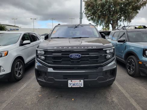 Used 2025 Ford Expedition Max Active RWD image 13