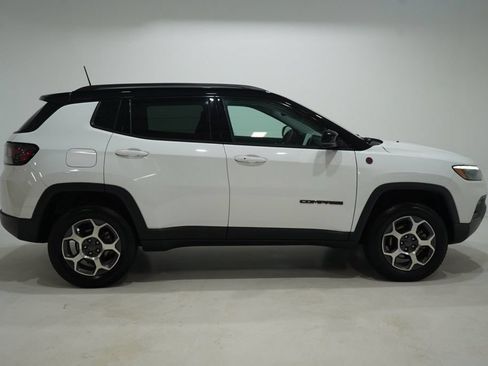 Used 2022 Jeep Compass Trailhawk w/ Trailhawk Elite Group AWD/4WD image 9