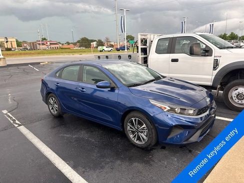 Used 2024 Kia Forte LXS FWD image 3