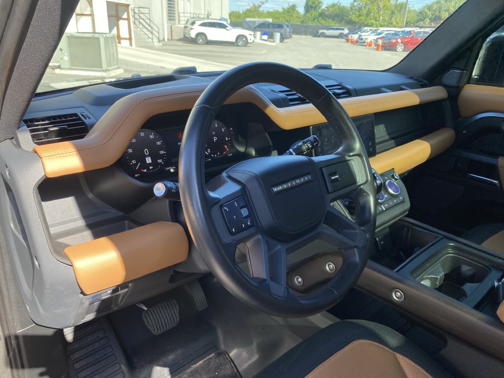 Used 2023 Land Rover Defender 110 X-Dynamic SE AWD/4WD image 3