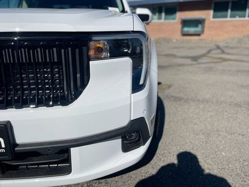 New 2025 Ford Maverick Lobo image 7