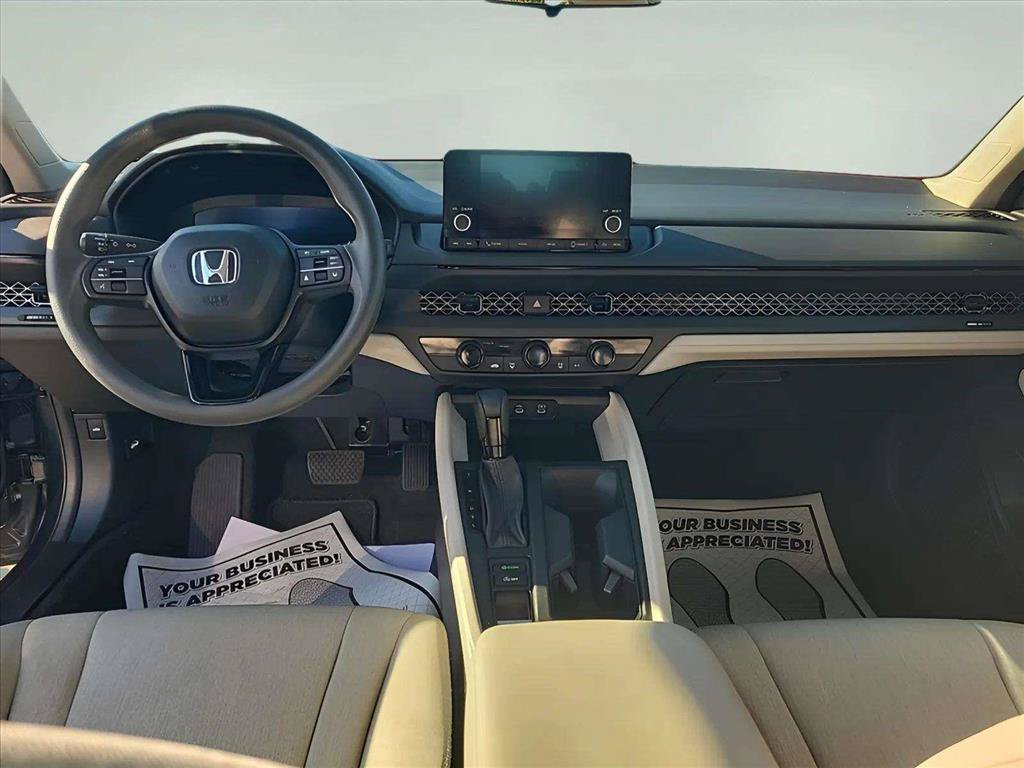 Used 2025 Honda Accord LX image 10