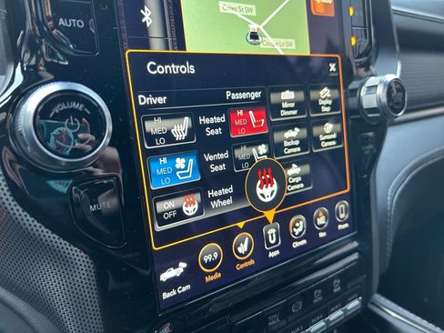 Used 2020 RAM 2500 Limited image 36