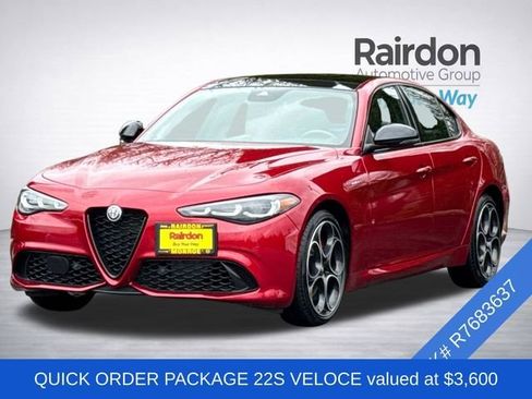 Used 2024 Alfa Romeo Giulia Veloce image 2
