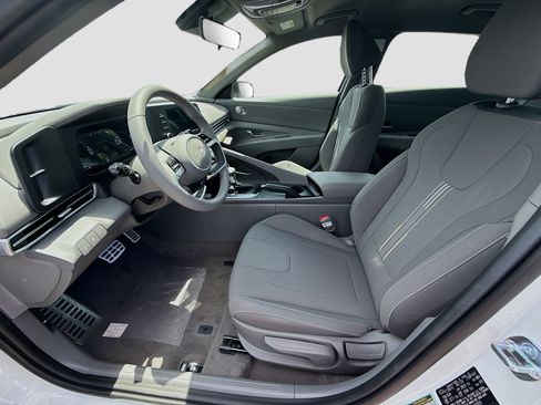 New 2026 Hyundai Elantra Sport FWD image 14