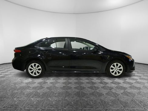 Used 2023 Toyota Corolla LE image 6