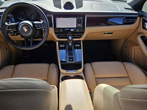 Used 2022 Porsche Macan image 17