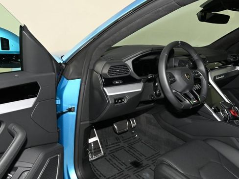 Used 2022 Lamborghini Urus image 54