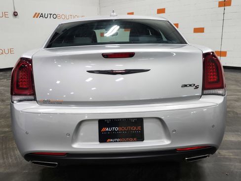 Used 2023 Chrysler 300 S image 17