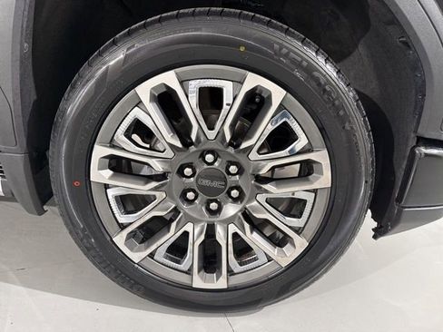 Used 2024 GMC Sierra 1500 Denali Ultimate image 13