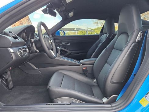 Used 2025 Porsche 718 Cayman image 5