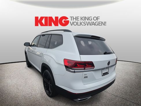 Certified 2023 Volkswagen Atlas SE w/ Black Wheel Package image 5