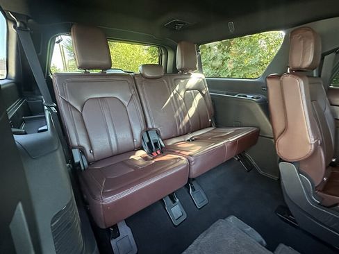 Used 2024 Ford Expedition Max Limited AWD/4WD image 9