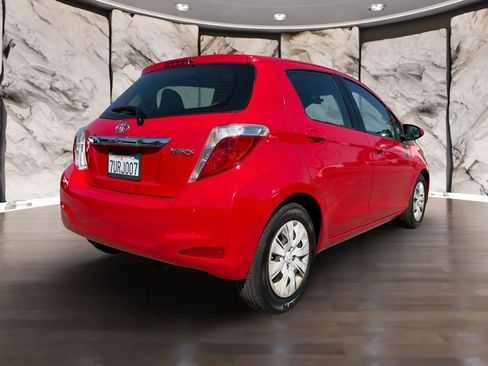 Used 2013 Toyota Yaris L FWD image 6