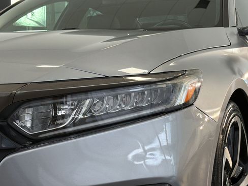 Used 2020 Honda Accord Sport image 11