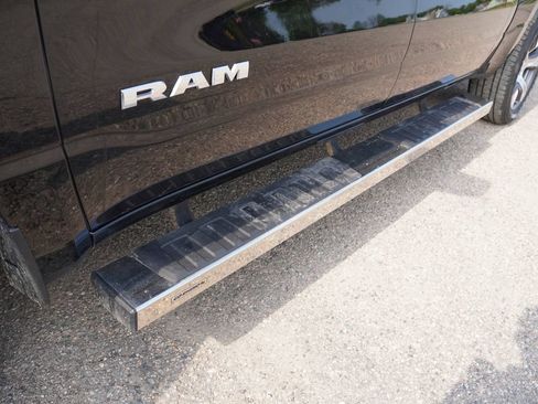 Used 2024 RAM 1500 Laramie AWD/4WD image 14