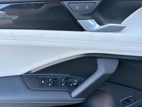 New 2025 Volkswagen Tiguan SE image 11